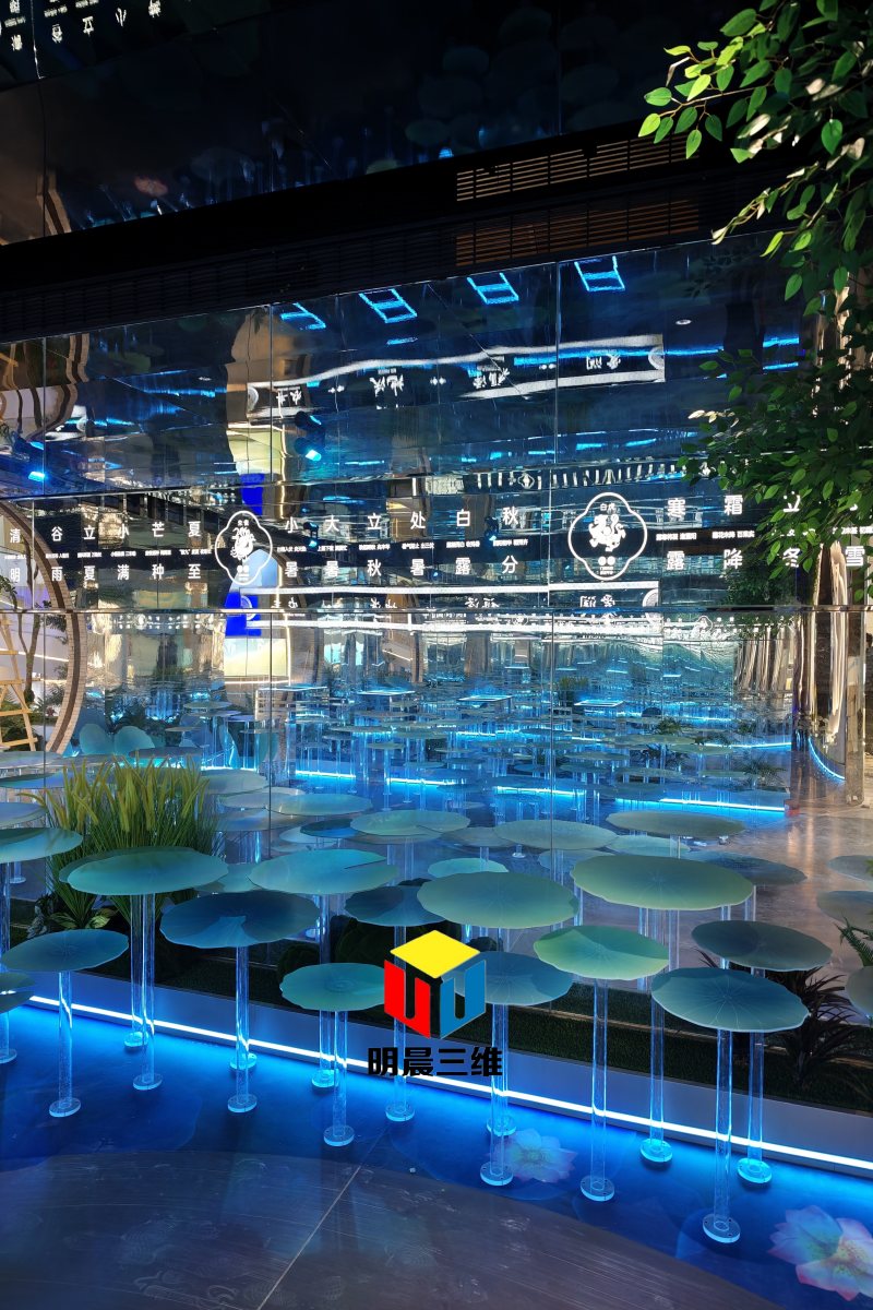 鏡影雕紋，境生萬(wàn)象 —— 鏡子剝漆工藝的展廳空間敘事藝術(shù)