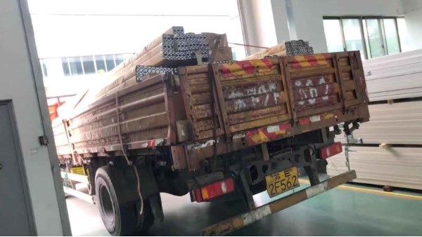 攜手戰(zhàn)役，共度難關(guān)！